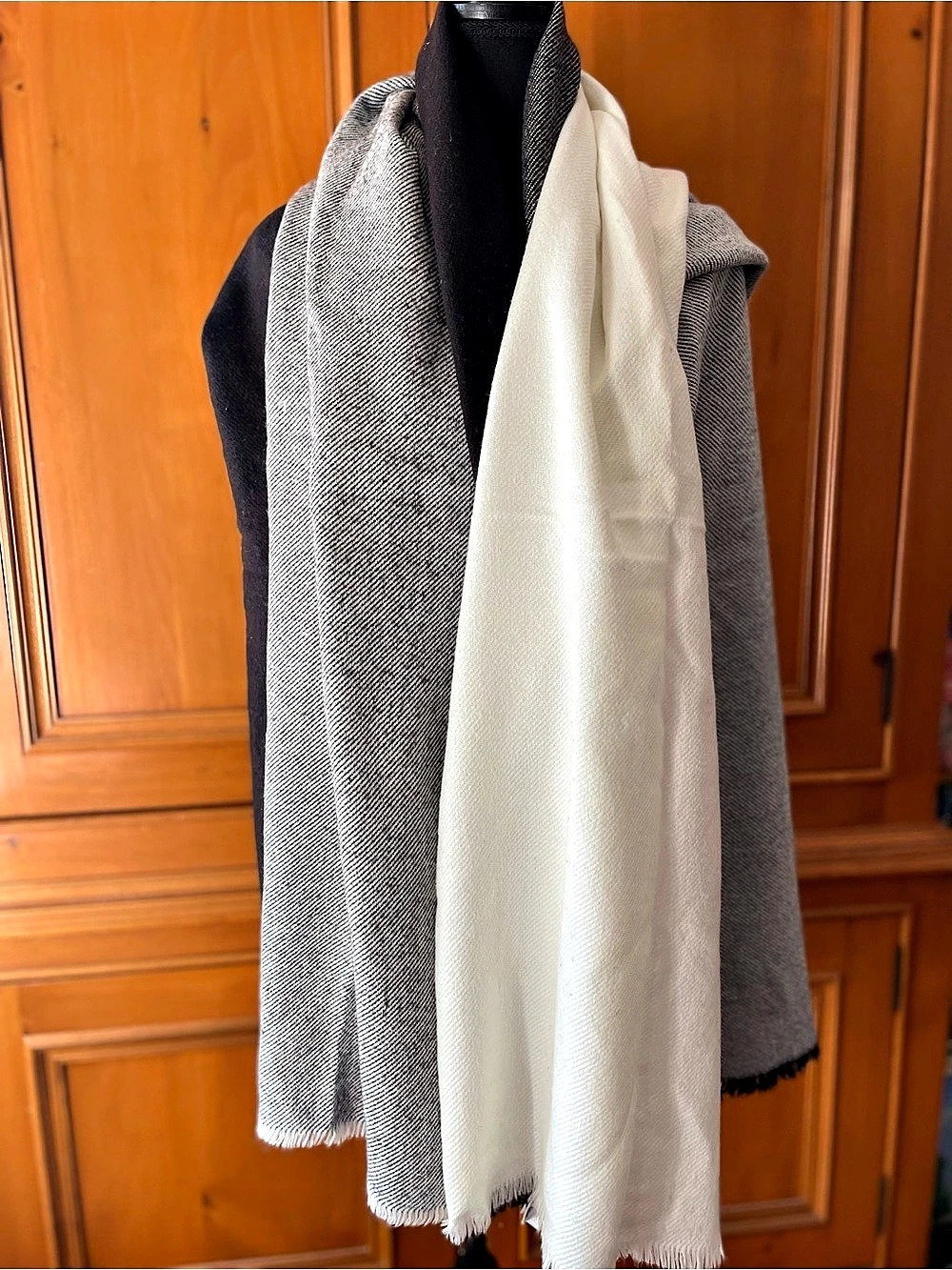 Roots Alexia Reversible Wrap Reversible Color Block Wrap in Black & White NWT